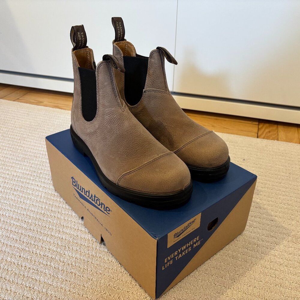 Women's Blundstone #2546 in Texas Sand Size 10